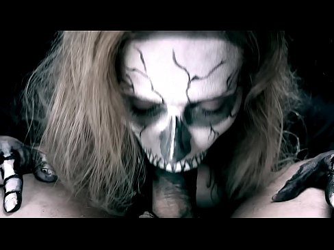 ❤️ Vajzë demonike që thith karin me gojën e saj të zezë dhe gëlltit sperma. Video e ndyrë në sq.image-kassir.ru ﹏
